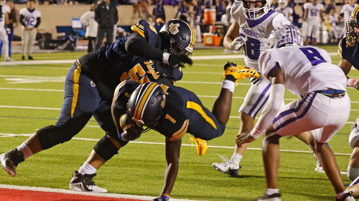 Star-Telegram high school football player of the week. #txhsfb

VOTE HERE: star-telegram.com/sports/dfwvars…