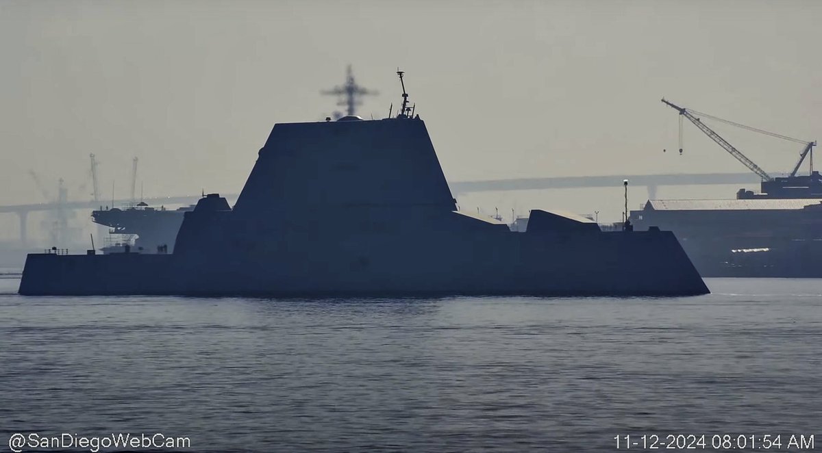 WarshipCam's tweet photo. USS Michael Monsoor (DDG 1001) Zumwalt-class guided missile destroyer heading to Alpha Pier in San Diego - November 12, 2024 #ussmichaelmonsoor #ddg1001

SRC: YT- SanDiegoWebCam https://t.co/SMOKTSM9DP