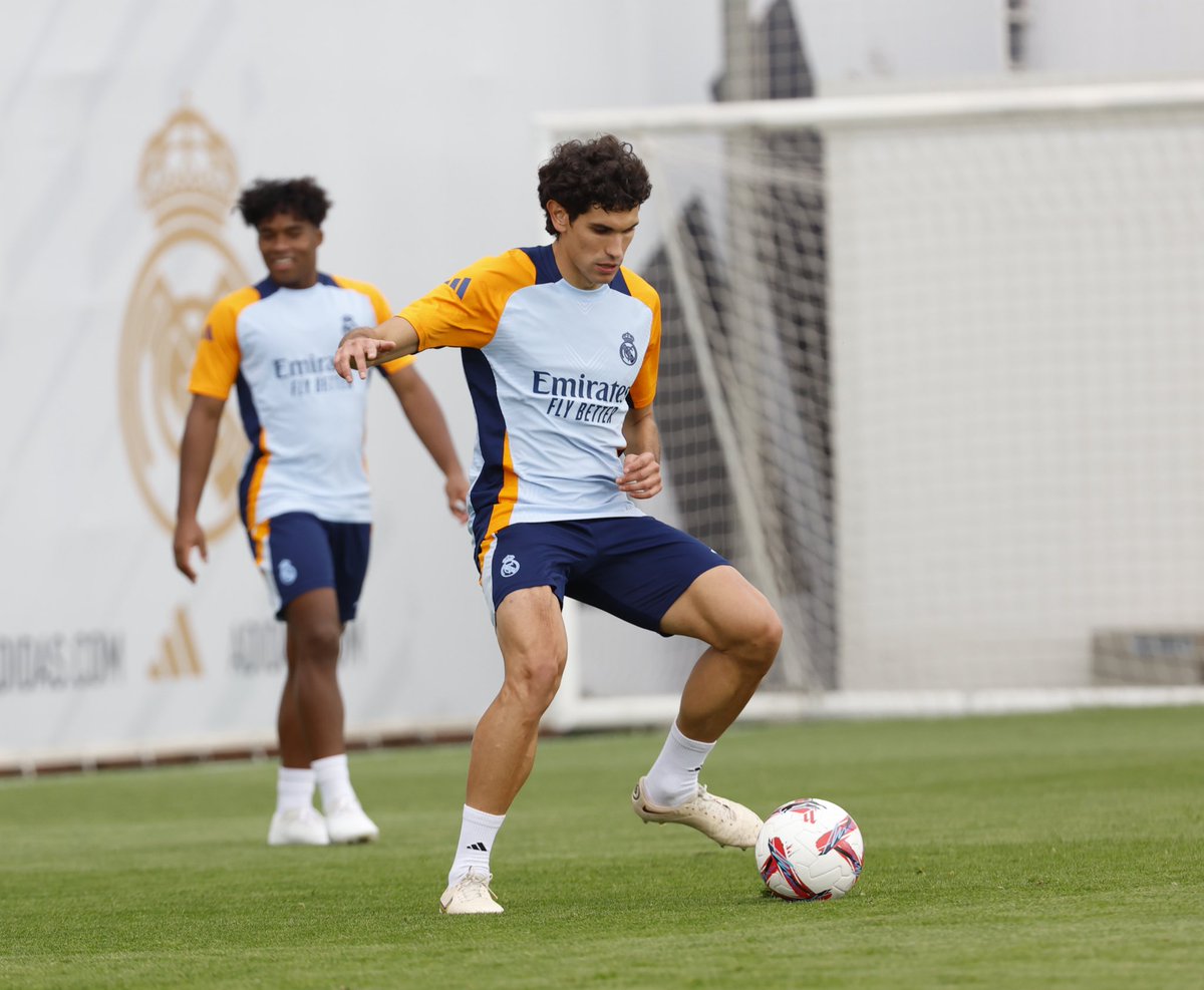 Jesús Vallejo tweet media