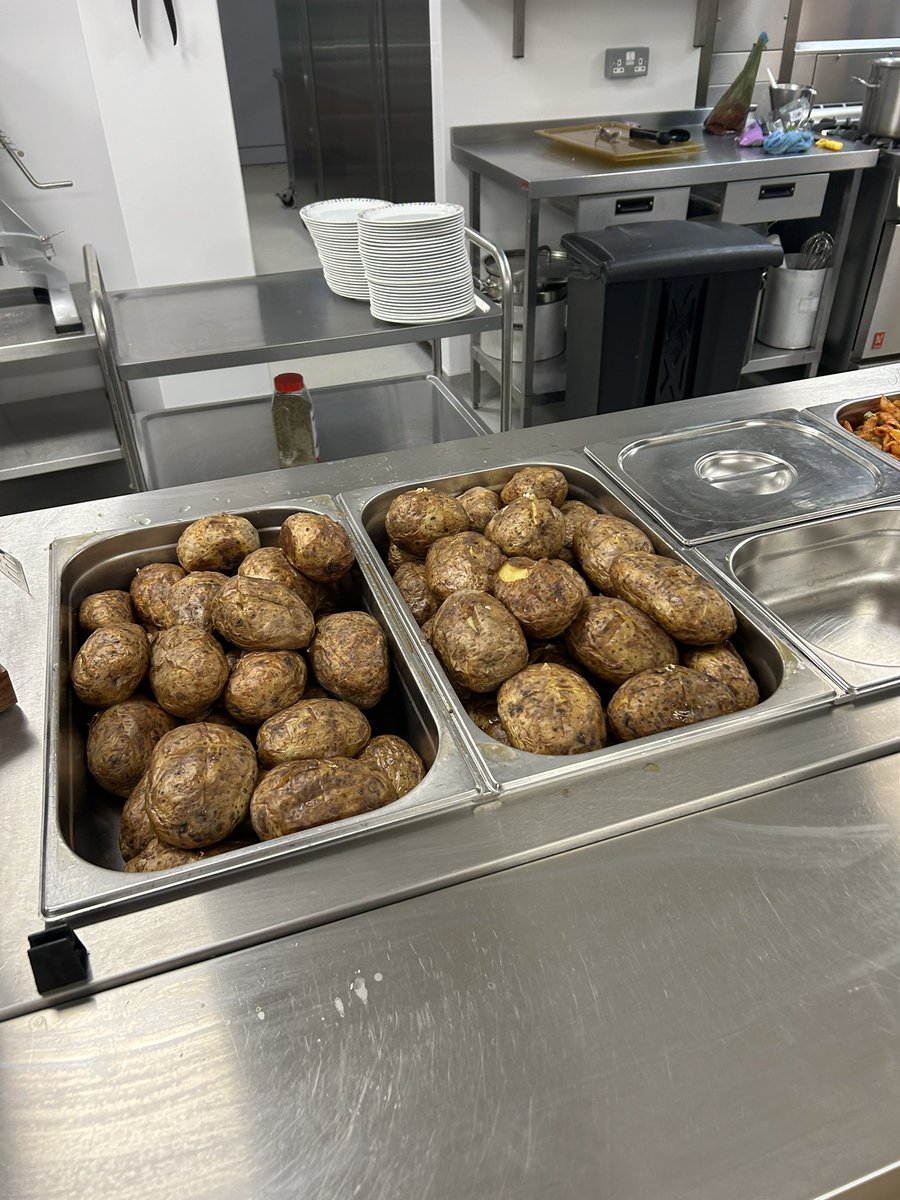 YewTreeSandwell's tweet photo. Thank you @Dolce_Catering for providing this incredible food as part of our staff twilight training tonight. 

It’s great to be able to eat together as well as work together. @nourishworkplce #wellbeing https://t.co/RuyvIXFdLT