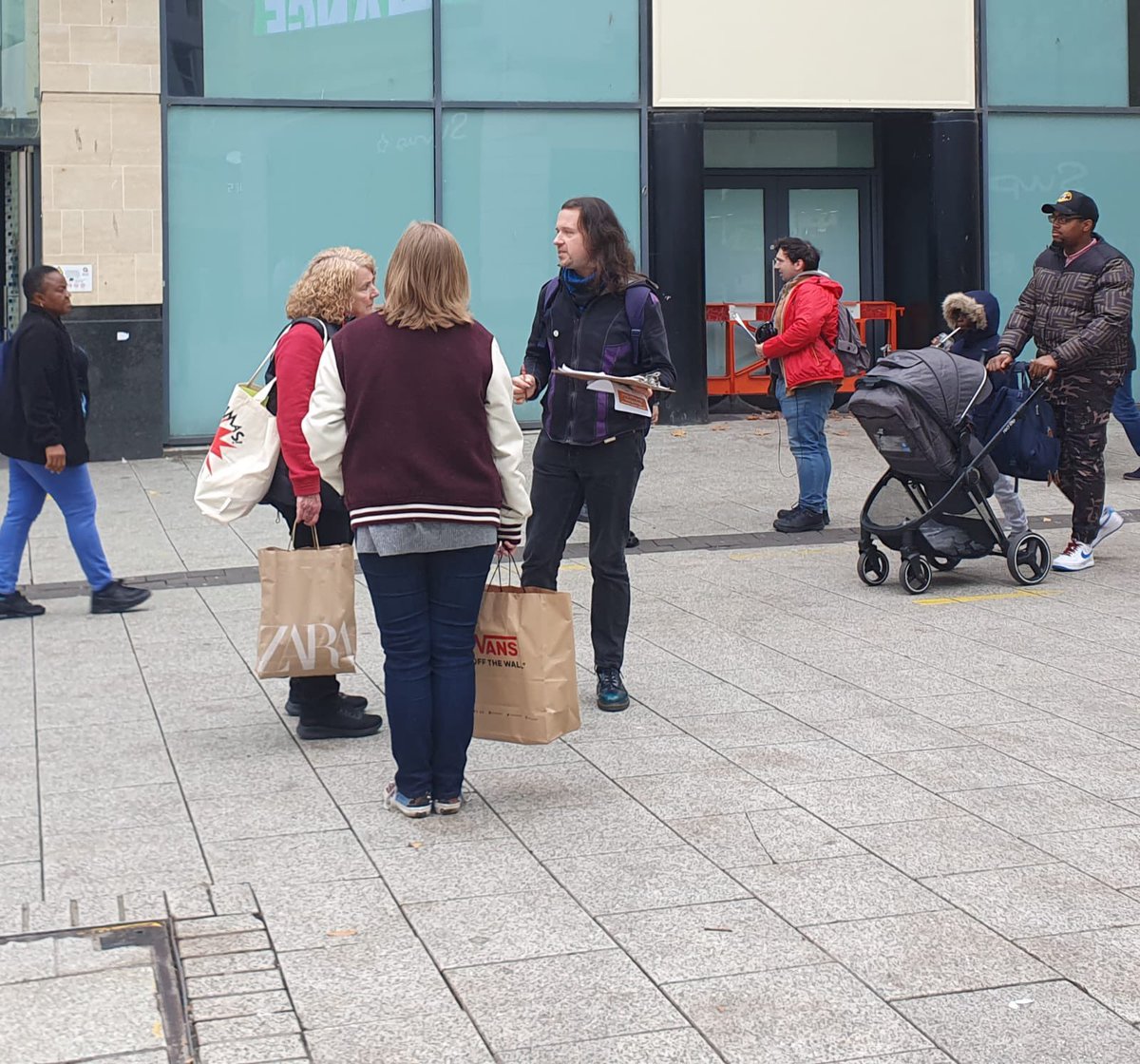 🏘️♨️ Canvassers were out in Cardiff this weekend ahead of the #SplottByElection, but so were we!

We found and spoke with different party candidates to ask if they'll protect our pensioners by fighting for a Winter Fuel Support Scheme once elected

Here's what they said 🧵