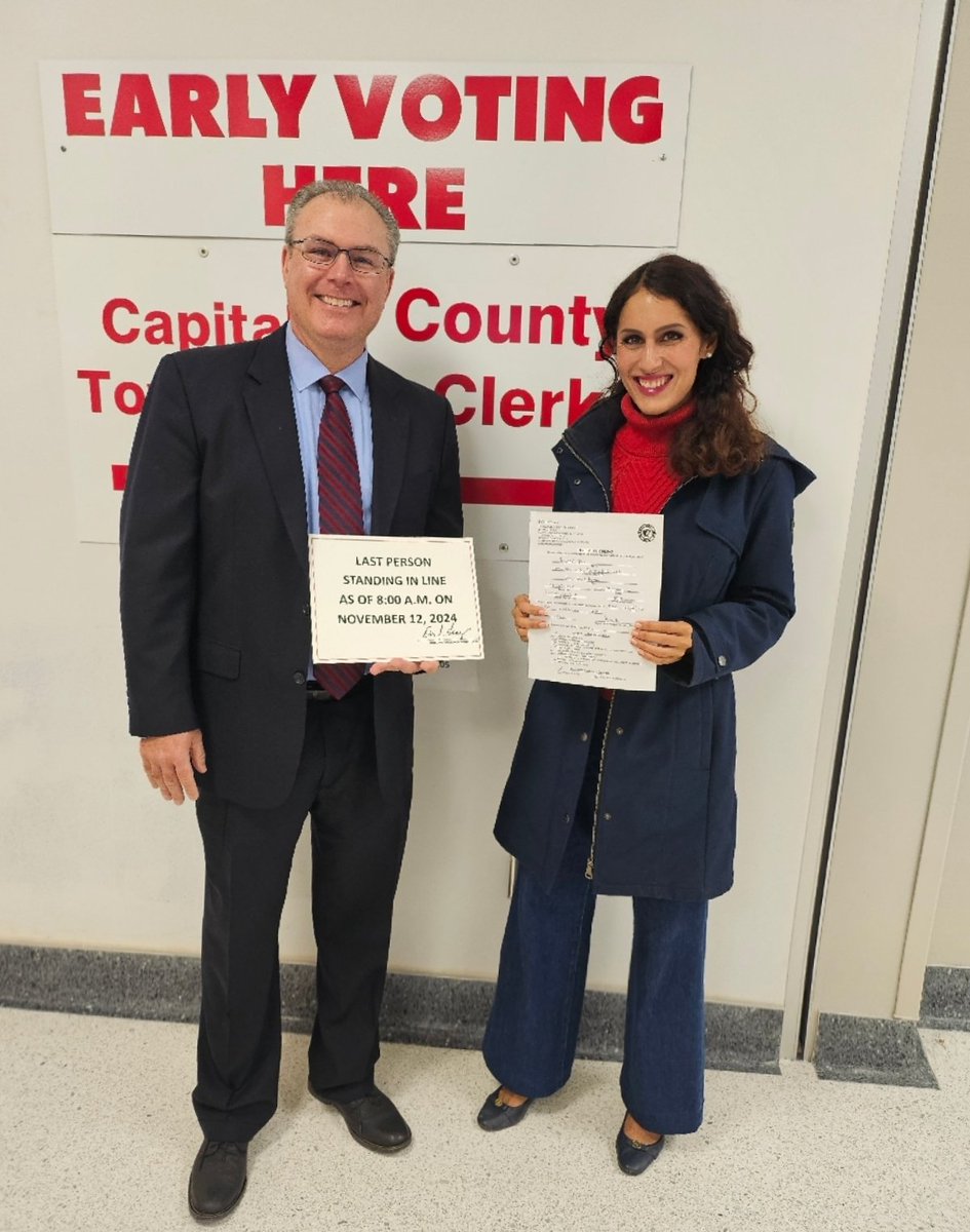 It's official! I've entered politics! 🇺🇸

Filed my nomination for School Board Member- Chatham, Illinois, this morning. <a href="/CtyClerkDonGray/">Don Gray</a>.

I look forward to a meaningful journey of serving my community, especially the youth 🙏 #Priyanka4SchoolBoard

Media inquiries, please DM.
