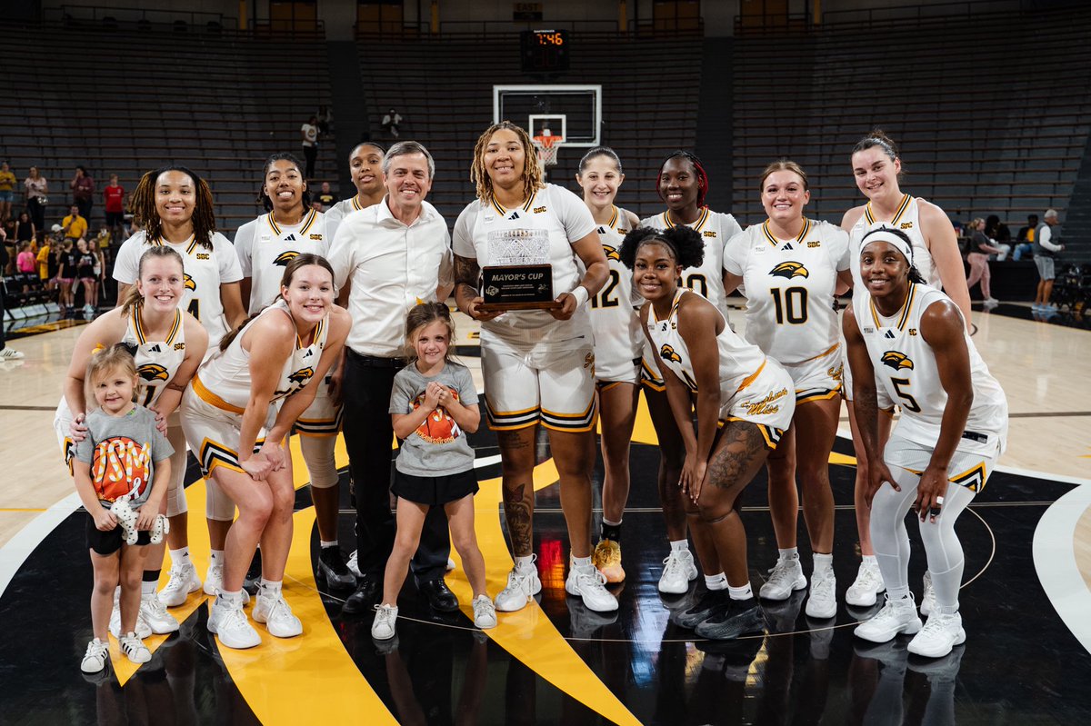 Toby Barker (@toby_barker) on Twitter photo <a href="/SouthernMissWBB/">Southern Miss Women's Basketball</a> takes this edition of the Mayorβs Cup, 66-47 over William Carey. I was honored to present the trophy to Lady Eagle center, HHS alumna & city NIL ambassador <a href="/Melyia2/">Melyia Grayson</a>. <a href="/SouthernMissWBB/">Southern Miss Women's Basketball</a> takes this edition of the Mayorβs Cup, 66-47 over William Carey. I was honored to present the trophy to Lady Eagle center, HHS alumna & city NIL ambassador <a href="/Melyia2/">Melyia Grayson</a>.