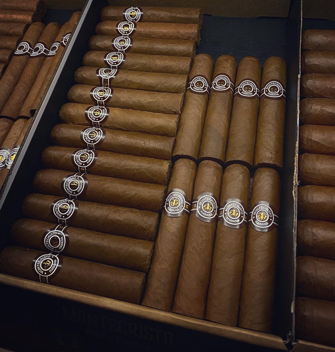 A perfect wee smoke to accompany a coffee break or a brisk walk, the Montecristo Media Corona brings all of the brand’s legendary flavour profile out in a succinct and very accessible package! 

cascnation.com/product/montec…

#hed #barevolution #cascnation