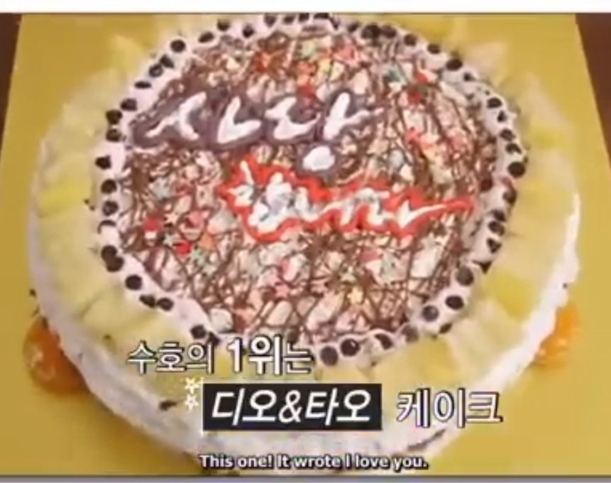 Kyungsoo will never play with food..

The reason why he cooks is because he loves to eat, and he wants everyone who eats his food to become happy..