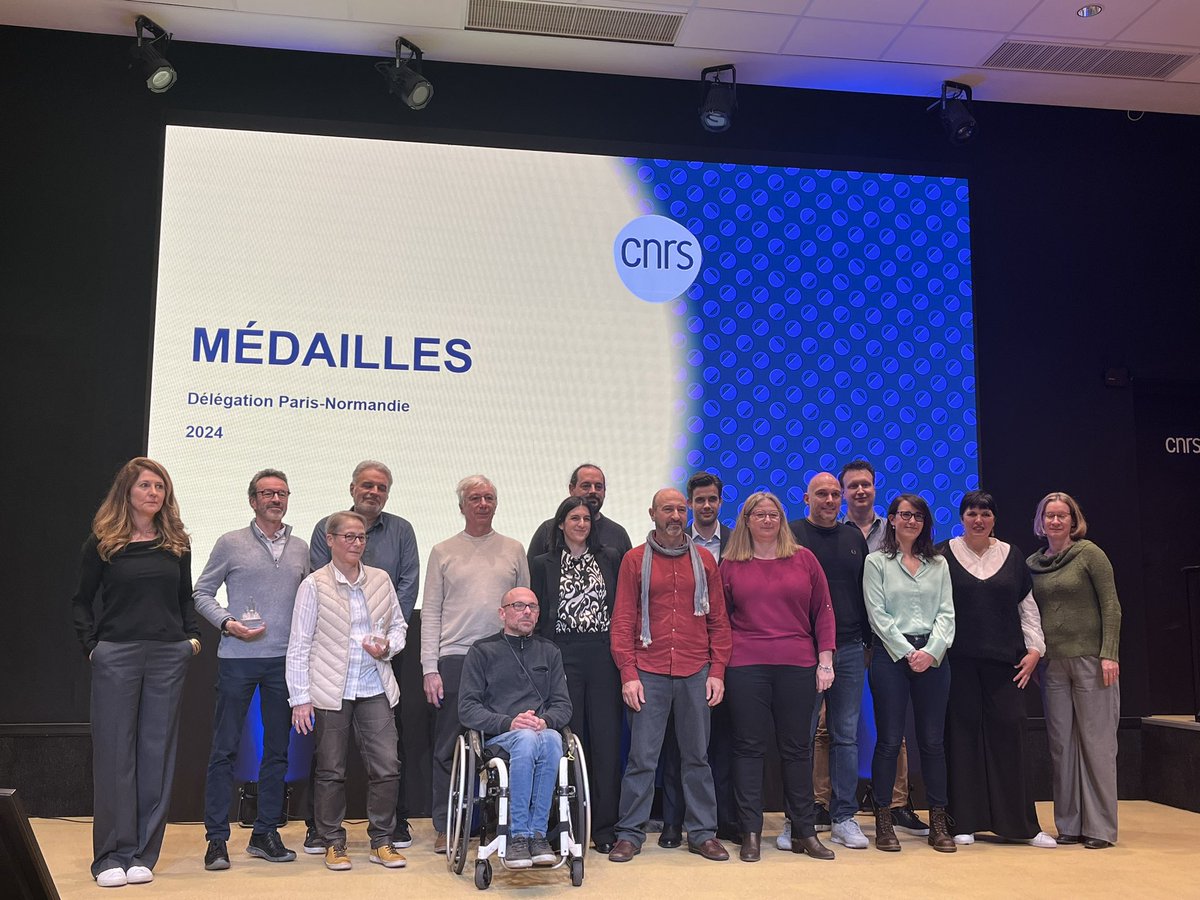 CNRS Paris-Normandie (@cnrs_pn) on Twitter photo Aujourd’hui s’est tenue la cérémonie de remise des Médailles de la délégation Paris-Normandie au siège du CNRS. Aujourd’hui s’est tenue la cérémonie de remise des Médailles de la délégation Paris-Normandie au siège du CNRS.