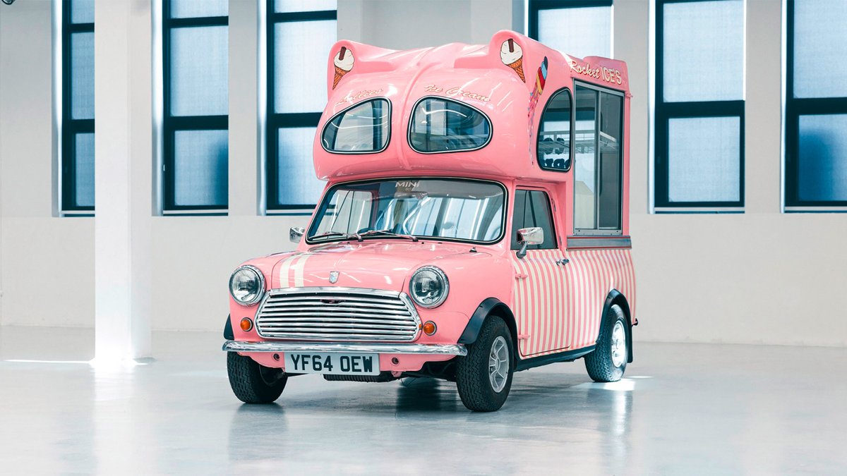 MINImexico's tweet image. A través del tiempo, el espíritu inventivo de Sir Alec Issigonis se ha mantenido vivo en cada MINI, uniendo tradición e innovación en cada detalle. 🚗✨

#MINIIcons #AlecIssigonis #MINIFamily #BIGLOVE #MINIMexico