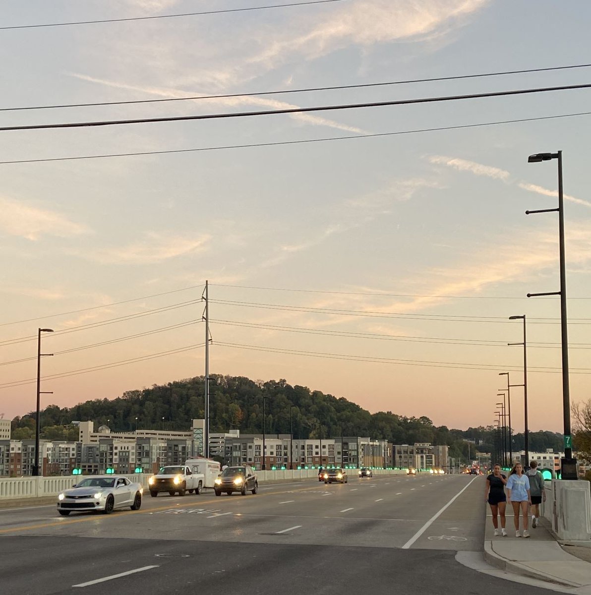 CityKnoxvilleTN's tweet image. Update: The City is working with TDOT to add delineators on the Henley Bridge to create protected bike/pedestrian lanes. This work -- a response to increased traffic during the Gay Street Bridge closure -- is expected to done by mid-December. Updates at KnoxvilleTN.gov/GayStBridge.