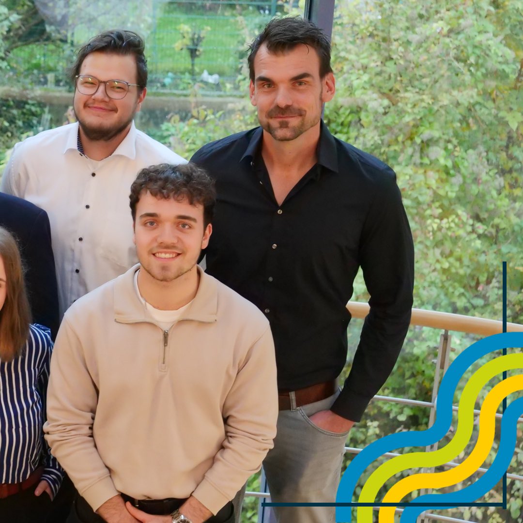 FinanzenTH's tweet image. 1/2
Im Oktober 24 haben 7 #Verwaltungsinformatik-Studis &amp;amp; 3 Studis Praktische #Informatik mit dem dualen #Studium beim @finanzenth begonnen. 

Die ersten Wochen der 1. Praxis-Phase beim TFM/TLRZ sind nun fast vorbei &amp;amp; bald geht es zur 1. Theorie-Phase an die @DHGeraEisenach .