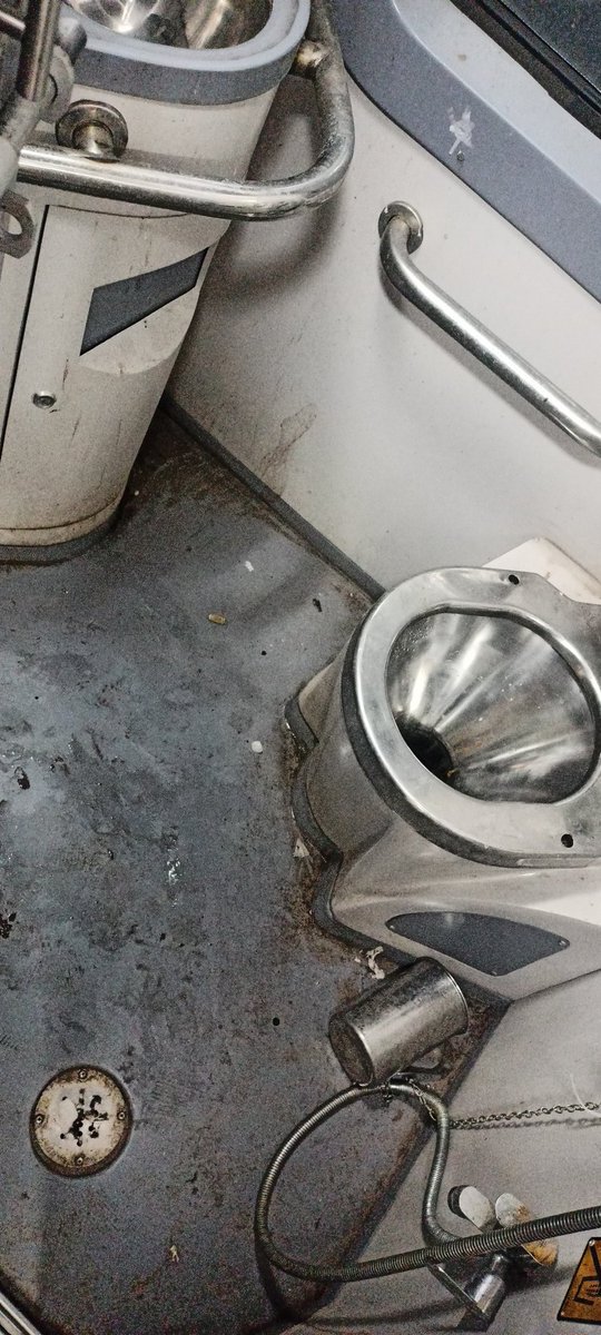 p13singh's tweet photo. 04002 Train no. Washroom in very bad condition 
M19 coach 
DoJ 12 Nov 2024 dep time 22.40
Please help.
@IRCTCofficial @RailwaySeva @RailMinIndia https://t.co/rKFfgOf0q3