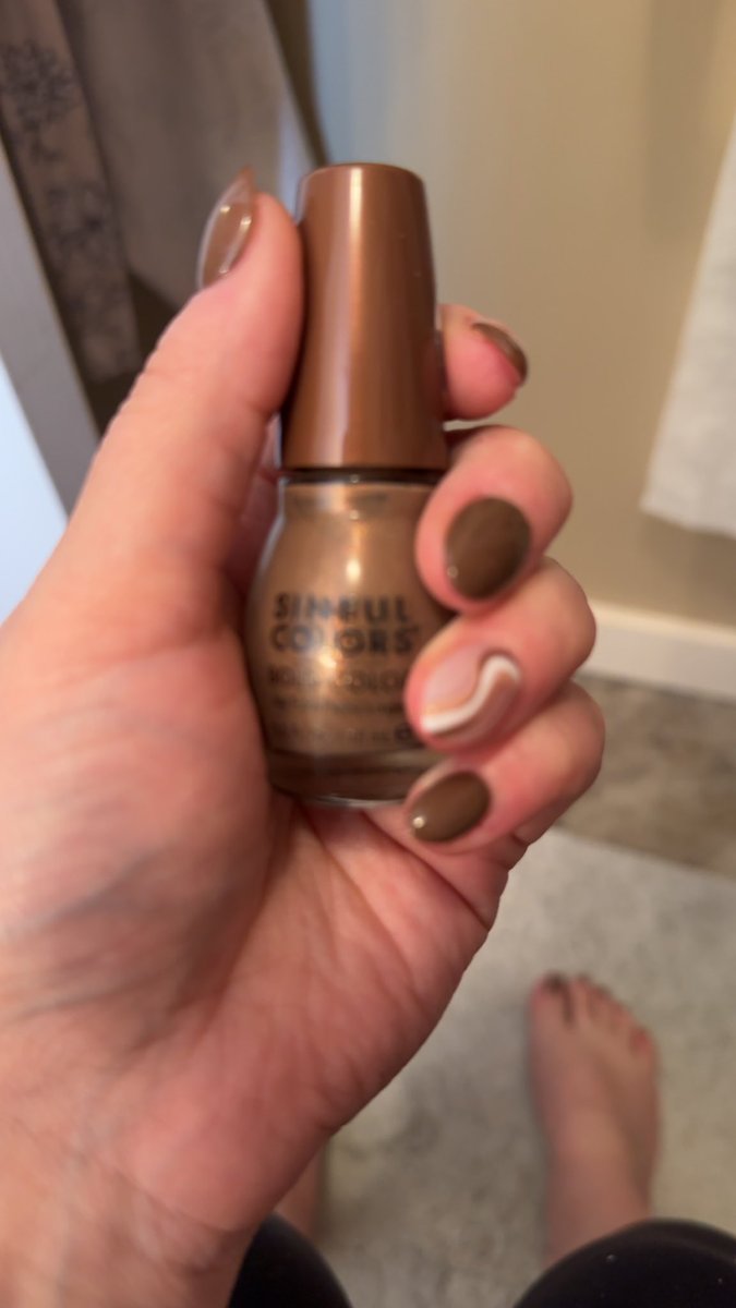 abdlmommy72's tweet photo. Mommy have change her nails again this looks better since I’m not on vacation anymore #abdl #abdlcommunity #abdlmommmy #abdlmommys #abdlgirls #abdldissy #sissy https://t.co/7LmePfYs2N