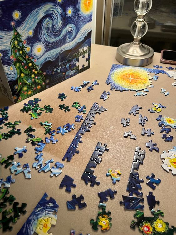 momentsofence's tweet photo. puzzle date night https://t.co/ZeAjSIVEFL