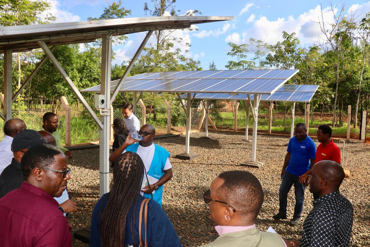 UnitedNationsTZ's tweet photo. Officials from @ortamisemitz, @mfa_tanzania, @IrlEmbTanzania, @NorAmbTz &amp; the UN are in #Kigoma visiting #KigomaJointProgramme sites!

Focus areas of the visit include activities on climate-smart adaptation, resource management, combatting VAWC, &amp; increasing access to safe water. https://t.co/9pj19BO6lo