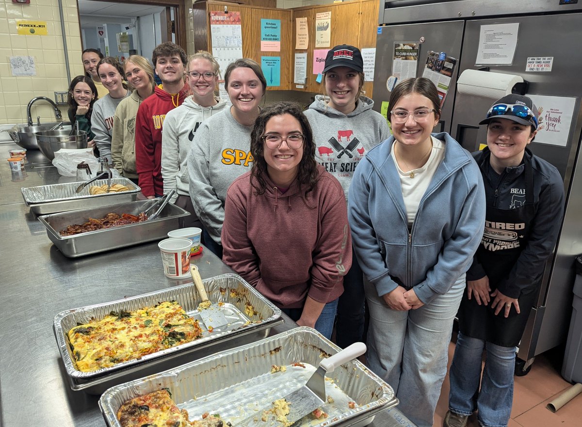 ISU Meat Science Club #volunteering at Food at First, serving and cleanup Monday November 11 2024. Thank you! 

buff.ly/2LDQRi1

#FoodatFirst
#volunteer
#AmesIowa
#doTheRightThing
#2024nov
#photobyEdHendricksonJr