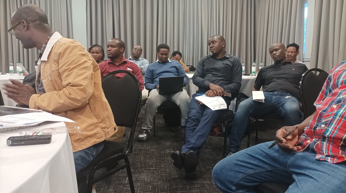 _PABRA's tweet photo. Day 2 of #BreedersWorkshop in South Africa featured updates on #BeanBreeding activities from various countries, highlighting key successes & setbacks. The day ended with breakout sessions, as 3 #PABRANetworks (ECABREN, WECABREN, & SARBN) conducted their own S.W.O.T. analyses. https://t.co/coLSAL8CqE
