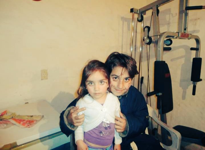 Me duele el alma de tanto extrañarte...
No paro de pensarte, no paro de llorarte.
Te mando un abrazo tan largo como el tiempo que llevamos sin vernos, feliz cumpleaños donde quieras que estés mí angelito🕊️
 En otra vida nos reencontraremos Nati, te amo desde pequeños. ✨🤍