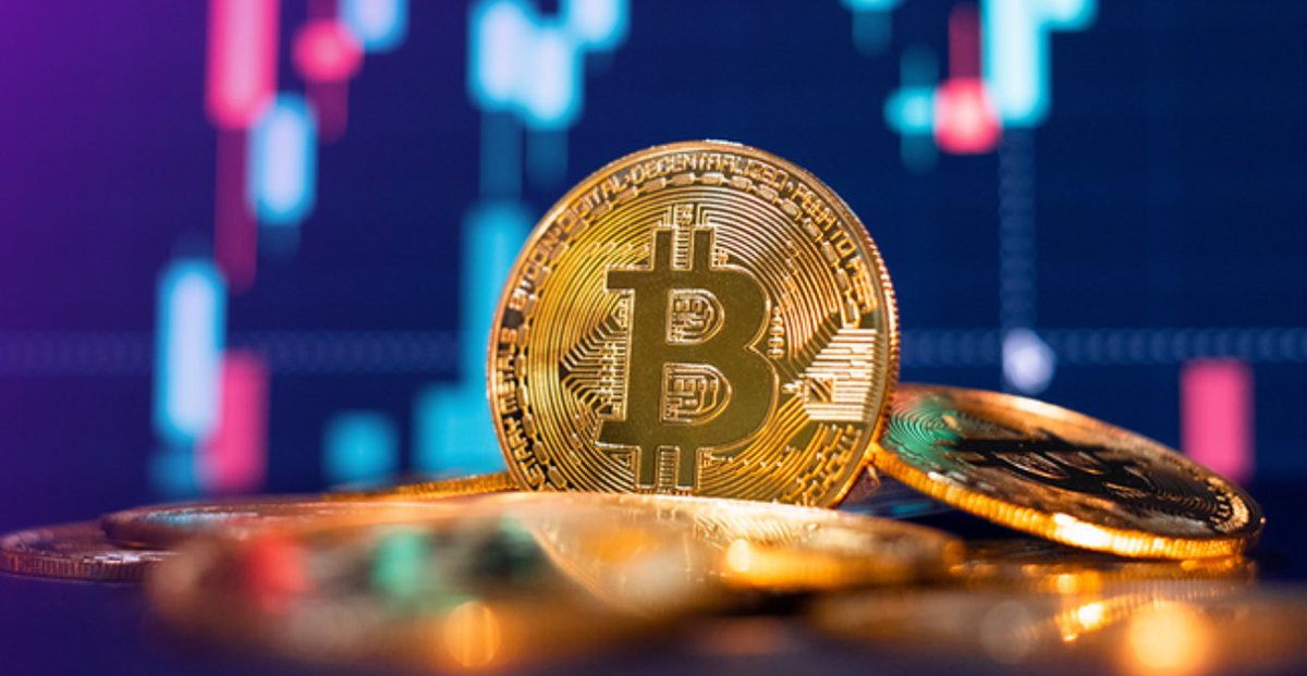 CryptoBettting's tweet photo. A new daily market on @Kalshi allows betting on Bitcoin's closing price at 5 PM, with up to $2 million in daily volume. Great for Bitcoin holders as it has created a unique opportunity to hedge exposure through an exchange for the first time.
#CryptoBetting https://t.co/pd2AKXhe6B