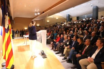 Isabel Borrás (@isabelborras) on Twitter photo Hoy <a href="/GrupPopularIB/">GPP Parlament IB</a> hemos asistido a la firma del Pacto por la Salut, sólo es el principio de un camino que hemos marcado junto con 250 personas y más de 70 entidades. Gracias a la presidenta <a href="/MargaProhens/">Marga Prohens</a> y a la consellera <a href="/manuelaG_Romero/">Manuela Garcia Romero</a> por creer que es posible. Hoy <a href="/GrupPopularIB/">GPP Parlament IB</a> hemos asistido a la firma del Pacto por la Salut, sólo es el principio de un camino que hemos marcado junto con 250 personas y más de 70 entidades. Gracias a la presidenta <a href="/MargaProhens/">Marga Prohens</a> y a la consellera <a href="/manuelaG_Romero/">Manuela Garcia Romero</a> por creer que es posible.