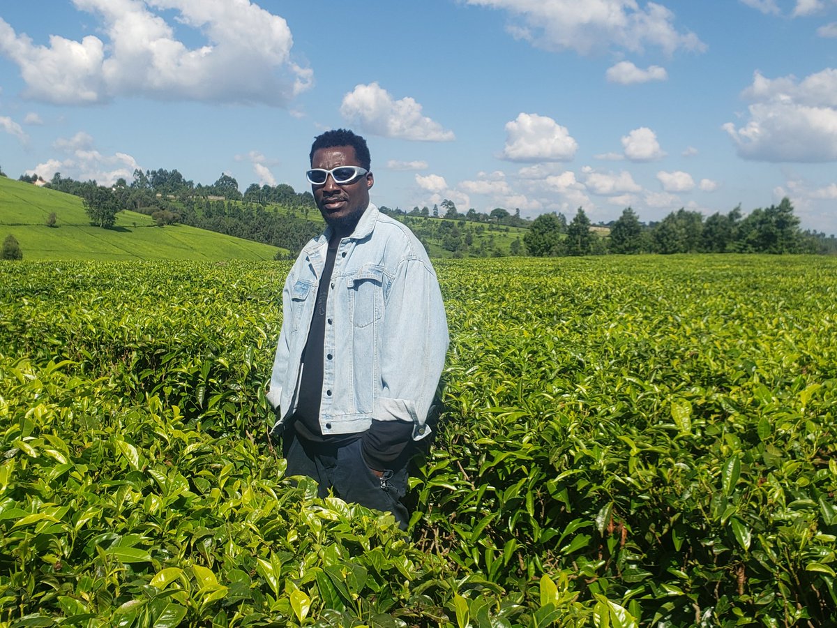 Connecting with mother nature for some inspirations. 
#fabricmurderer #fashion #uprecycling