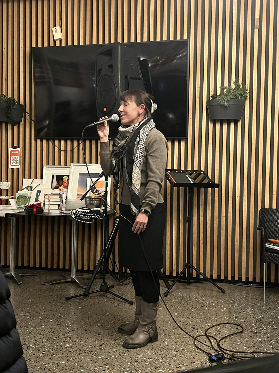 Marianne M☮️ tweet media