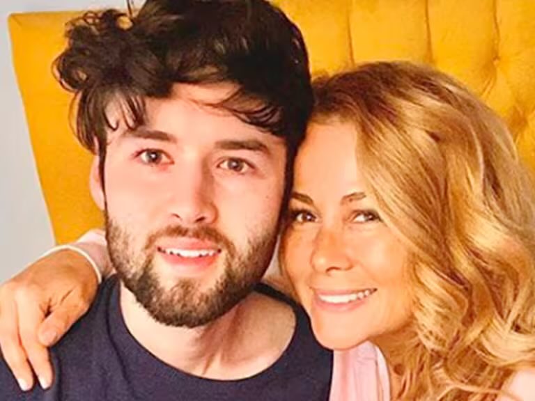 hernan_sr's tweet image. Hijo de Cathy Barriga  deja un mensaje en el onlyfans de su madre: “Mama esta presa”.