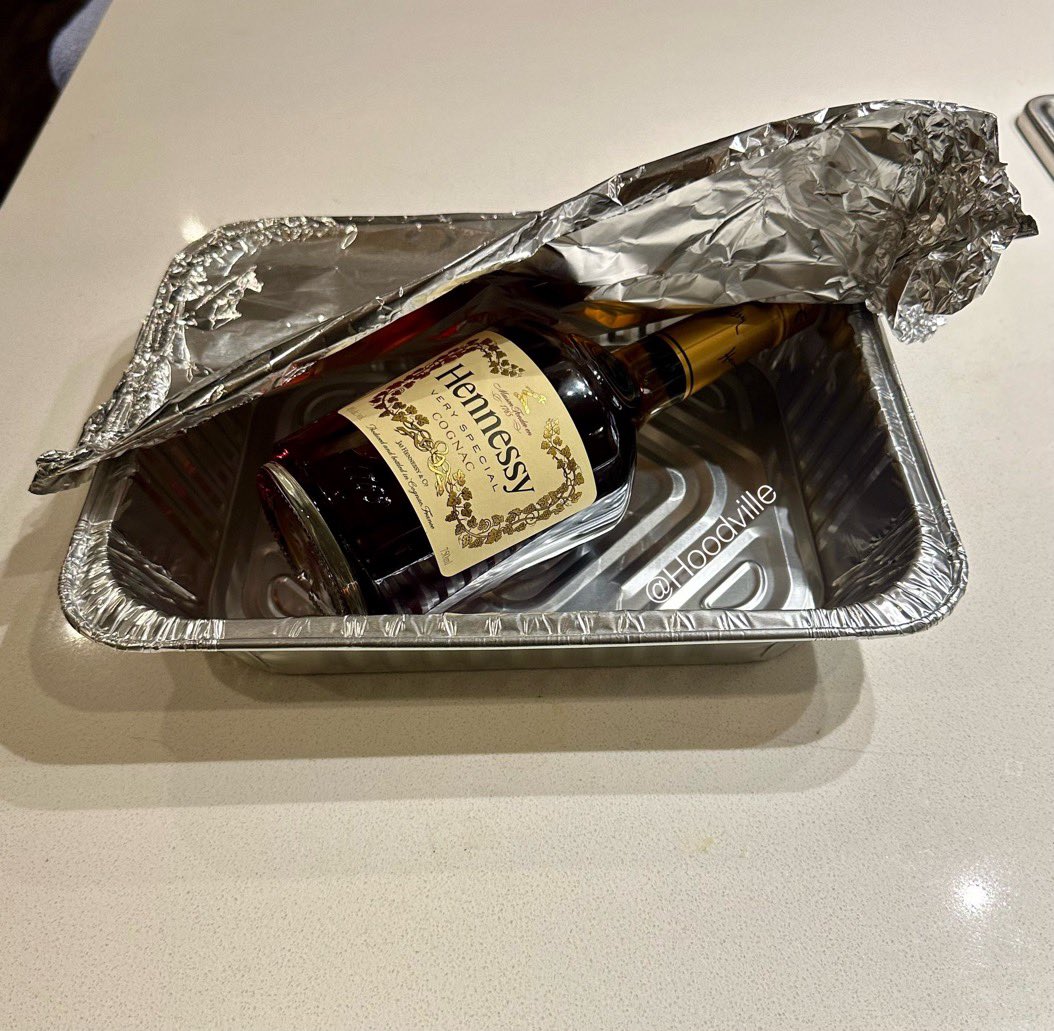 Hoodville_'s tweet photo. “what dish you bringing on Thanksgiving?”

Me: https://t.co/7m450OtD1a
