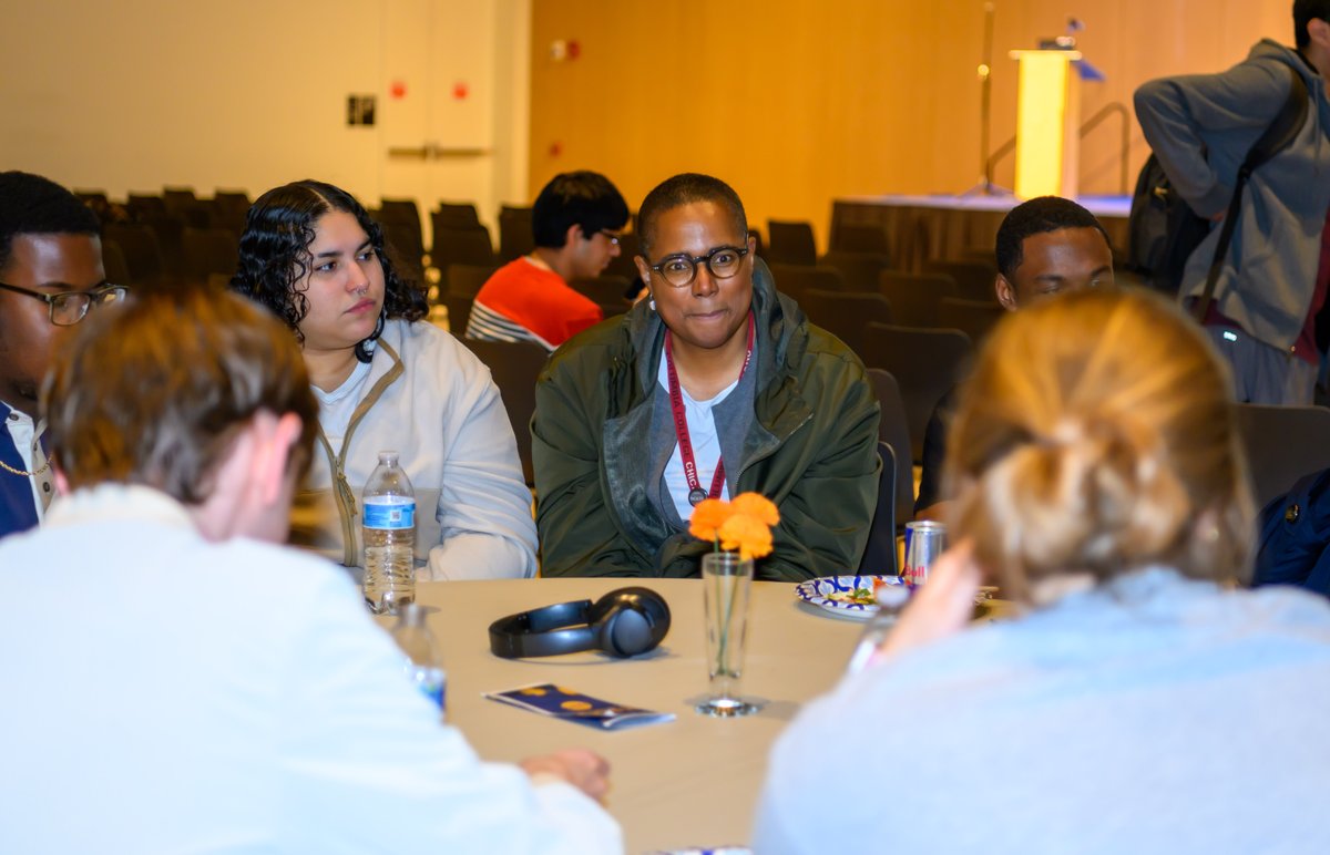 ColumbiaChi's tweet image. We're proud of our first-gen community 🎉
For #NationalFirstGenDay we celebrated the strengths, stories, and talents and what they mean to our community.
