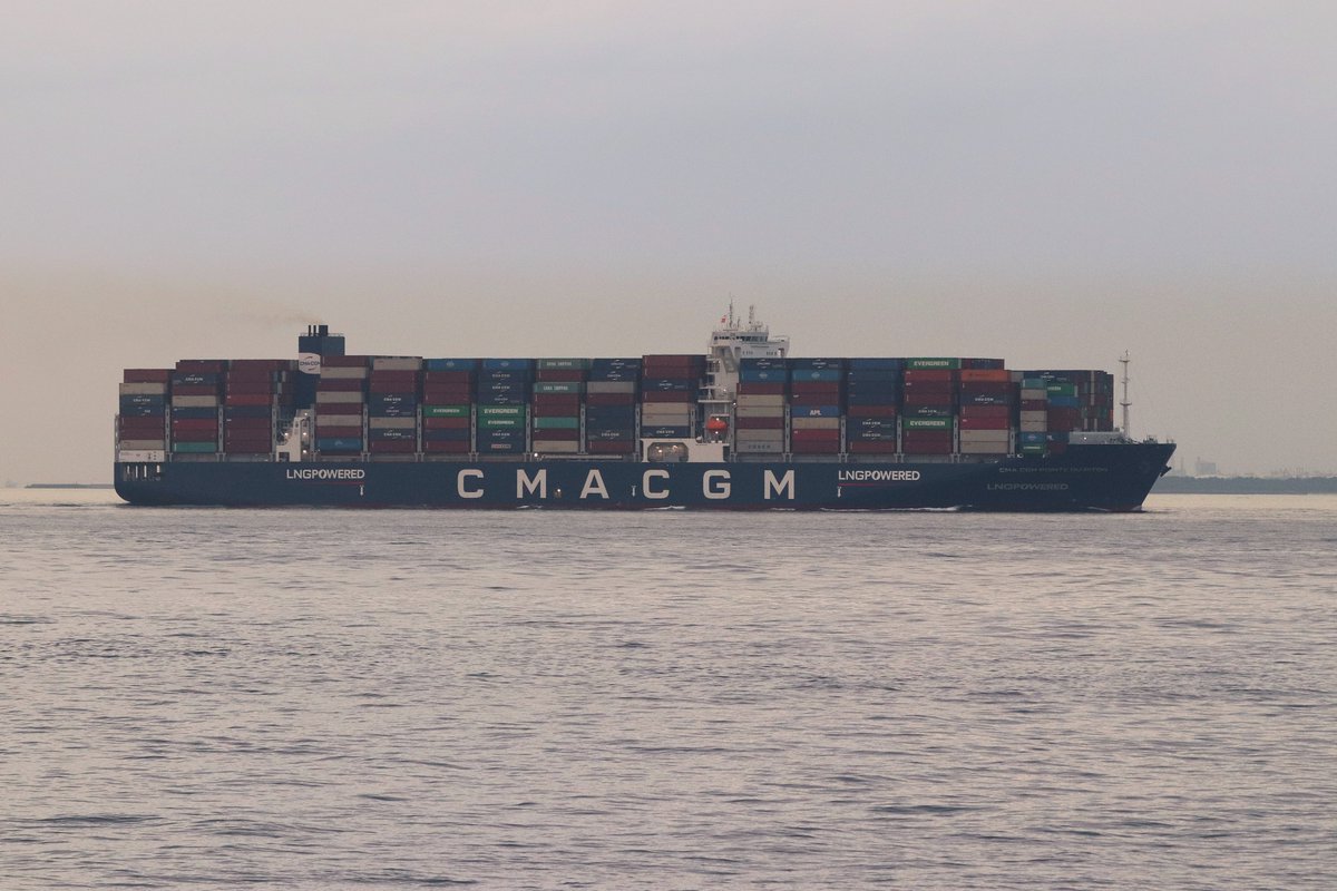 panamaru2's tweet photo. #CMA_CGM_POINTE_DU_PITON #IMO9975234
#Container_Ship 272.00m GRT74721t
b-2024 Hyundai Samho Heavy Industries
本船は #CMA_CGM が韓国に発注した8000TEUクラスコンテナ船9隻の第一船で8月30日引き渡されました。
CBX_Serviceで運用 日没前の浦賀水道を南下して行きました
20241112 https://t.co/l4SjFwpEO6