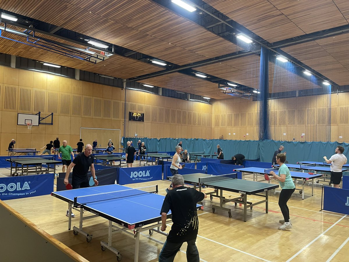 IrvineTTClub's tweet photo. As the dark nights draw in, our club always gets busier 🏓

Juniors 6.30pm - 8pm and Seniors 7-9pm 

Pop in and speak to one of our coaches / volunteers or message us for info ℹ️ https://t.co/6BTshMbFZo