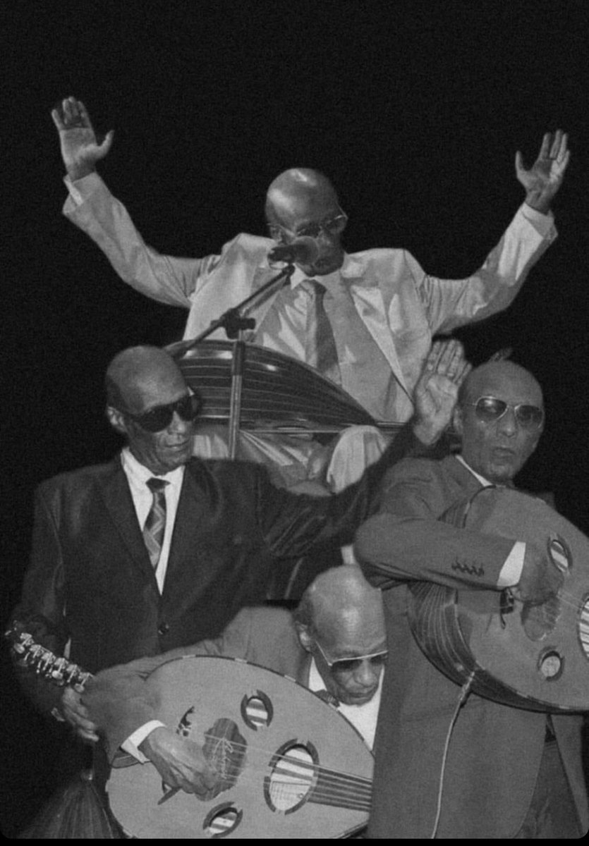 13/11/2023
كُنت بحتاج ليك بشدّة ، و انت عني بعيد 
مافي عيشة بلاك بتبقى ، مافي نشوة و مافي ريد. 

الف رحمه ونور يا حبيبي 
#ذكرى_وفاة_الباشكاتب