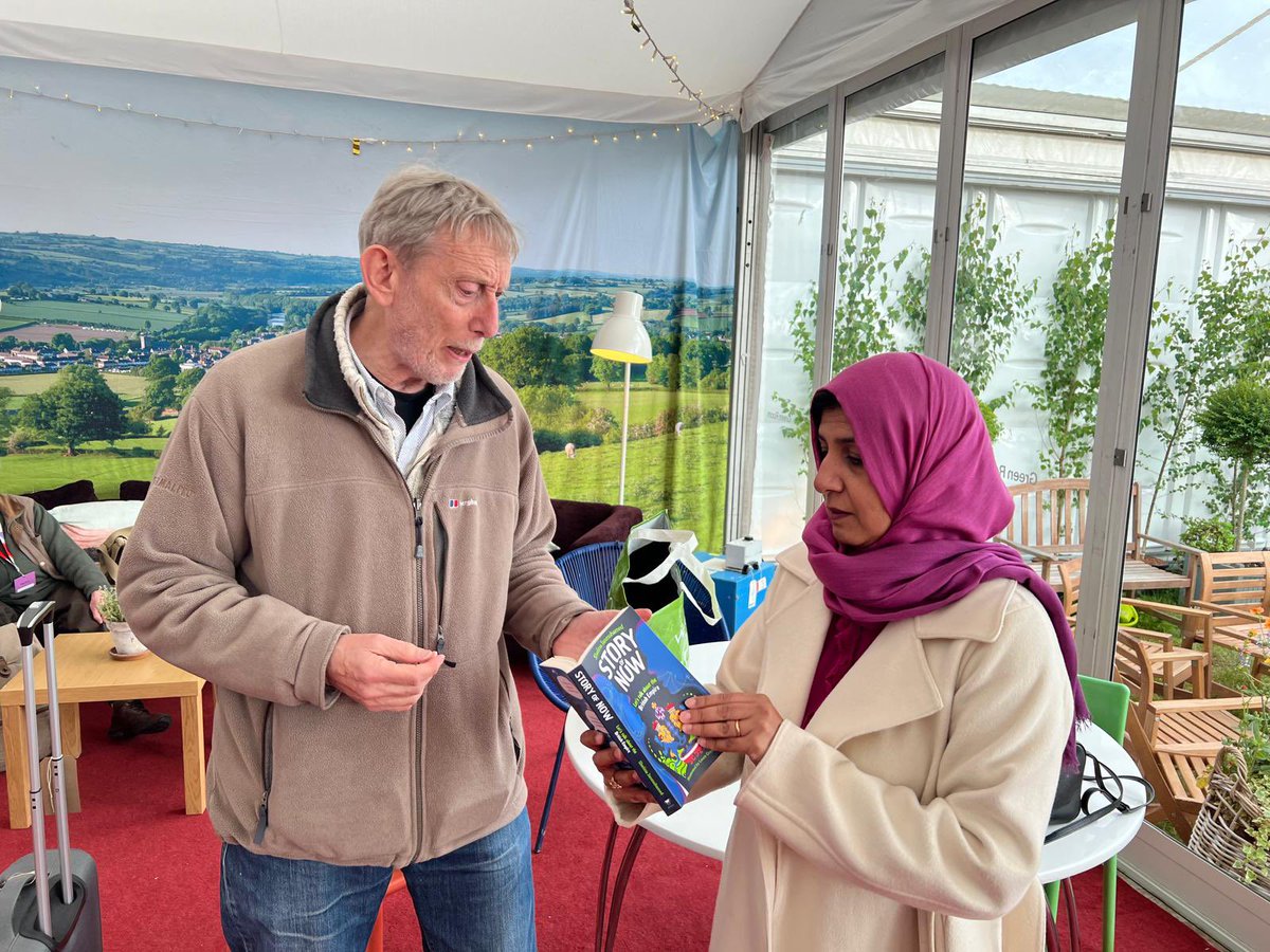 Thank you <a href="/MichaelRosenYes/">Michael Rosen 💙💙🎓🎓 NICE 爷爷</a> for being a creative inspiration, a man of heart and principles as well as great fun, witty and a brilliant mind and performer. 
Happy #MichaelRosenDay
