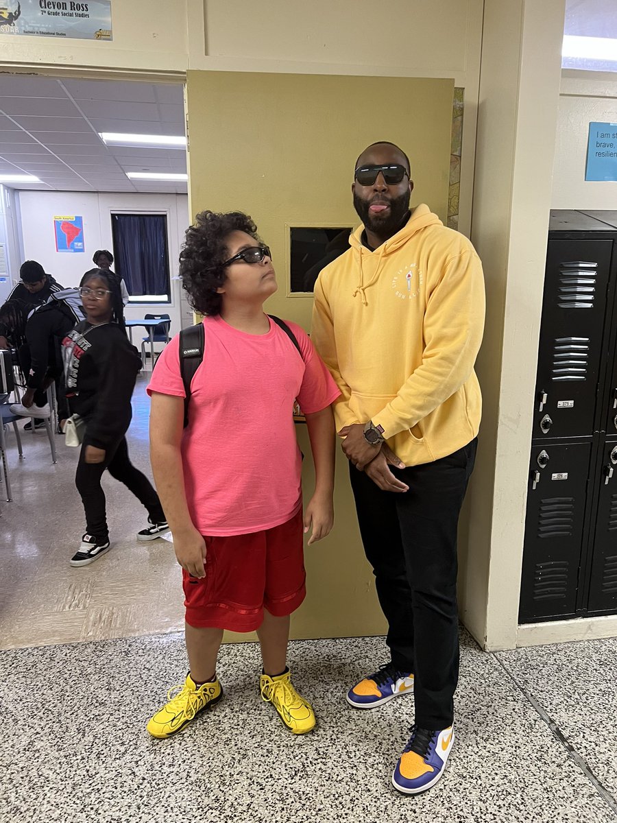 DMiller3374's tweet photo. π @FairfieldMiddle staff and students are celebrating National Career Development Week by rocking sunglasses and bright clothes, symbolizing just how bright their futures are! πβ¨ Weβre preparing, focusing, and ready to shine in all our future careers! #CareerDevelopmentWeek #BrightFutures #TogetherWeSoar