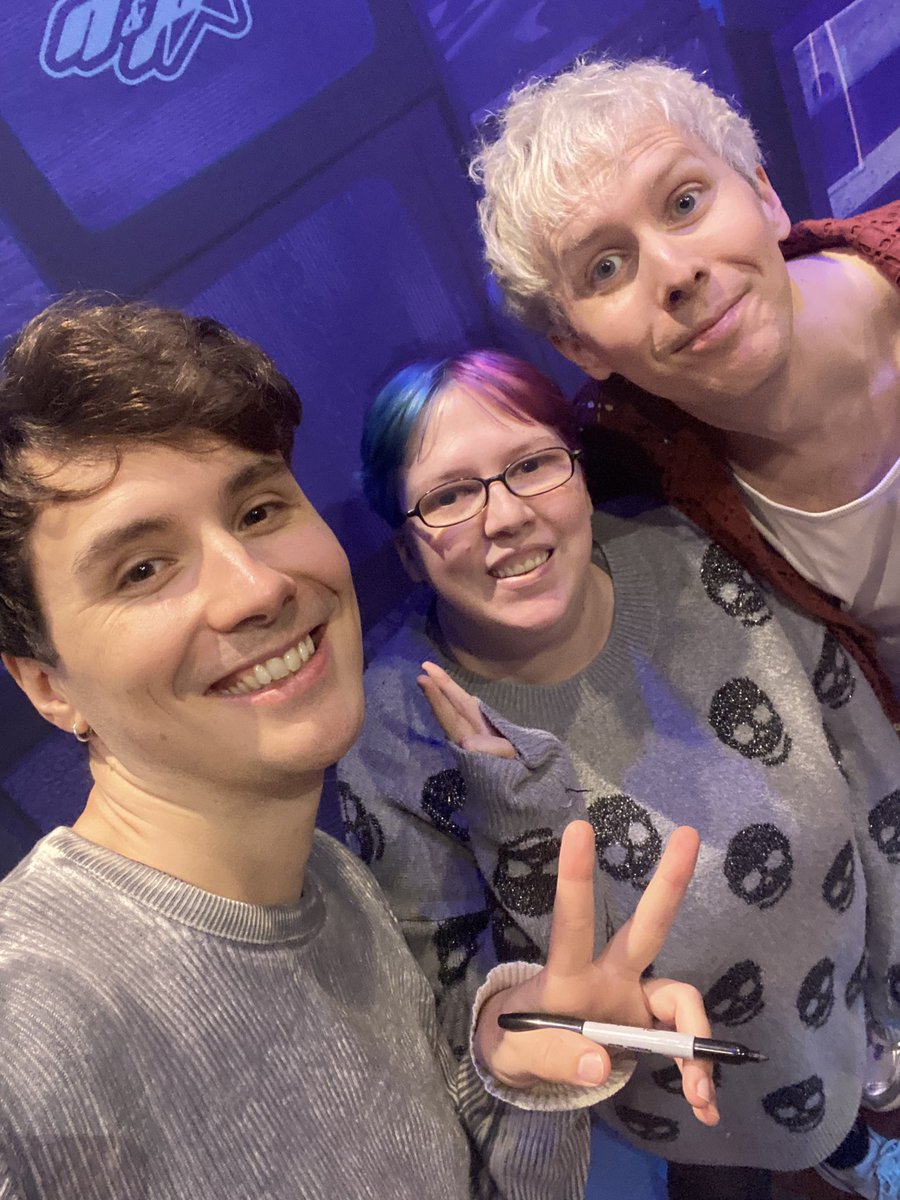 phanshows's tweet photo. A dream come true !!!
@danielhowell @AmazingPhil 💙💜 https://t.co/WSqusqFiuH