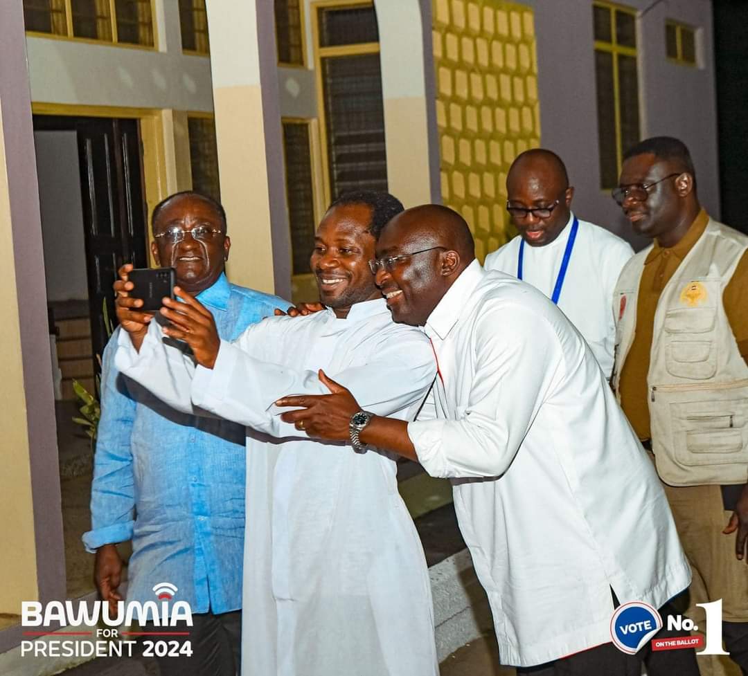 dtadomako's tweet photo. Dr. Bawumia meets correct men of God https://t.co/FL3l9ciAZB