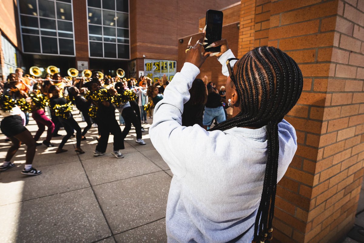 davedeckerphoto's tweet image. New work 

Thanks to the @justdoechii team for working with me today.

What a great assignment .

For @cl_tampabay