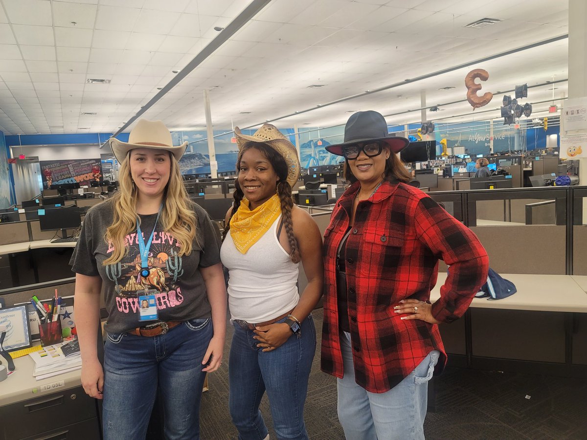HustleHouseMSS's tweet image. Hustle House saddled up for the Rodeo today! We lassoed up some sales and impressive awards during townhall today! 👢 🐎 #HustleHouseRodeo @HustleHouseMSS @AmaZingXoch @joe_farrell21 @SC_All_Stars @wloceansprings @SC_All_Stars
