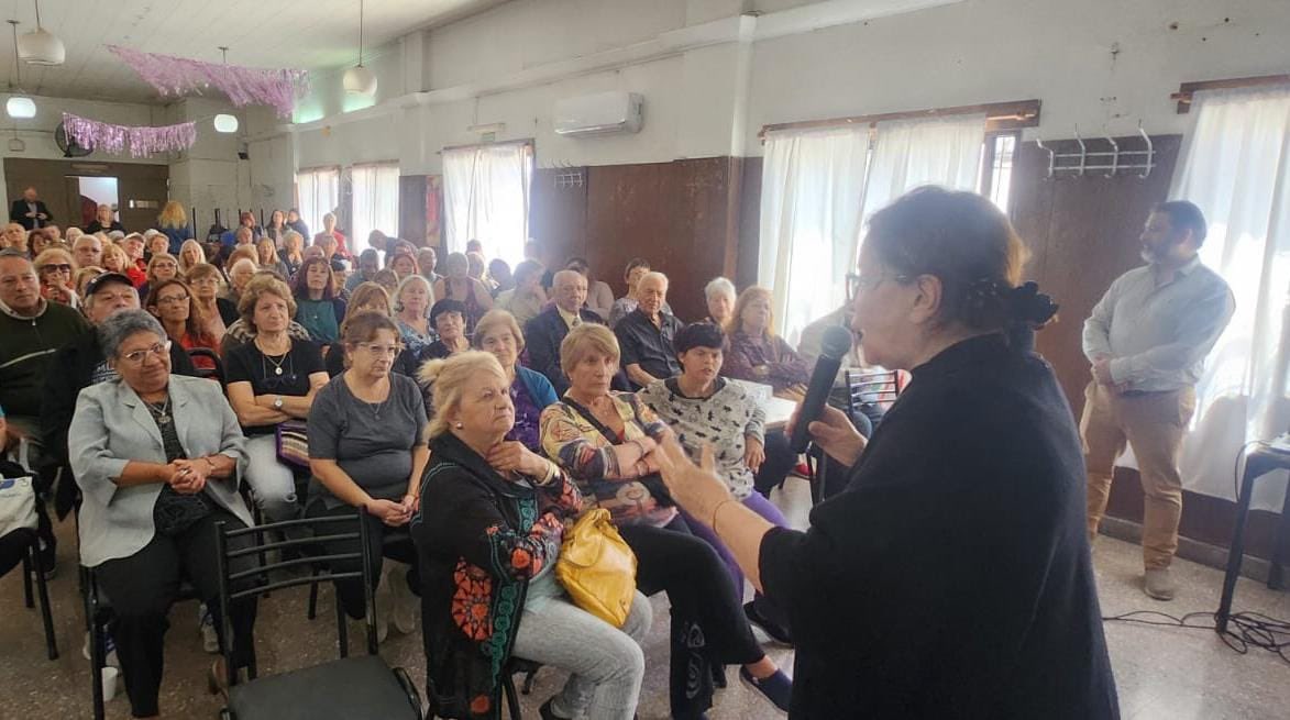 giorgi_debora's tweet photo. Exitoso Encuentro sobre Cuenta DNI y Seguridad Informática. https://t.co/Dpzu5Grnq8