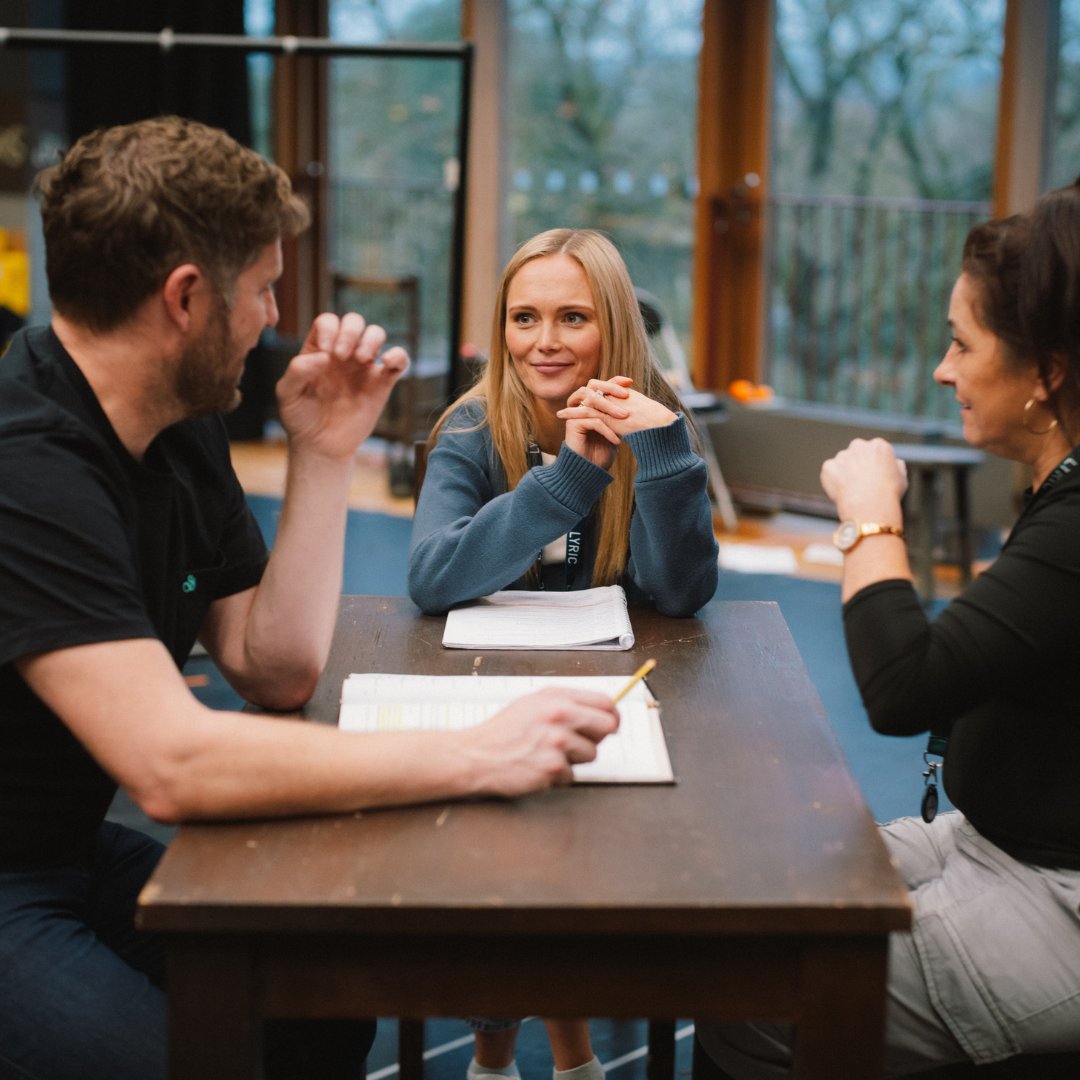 LyricBelfast's tweet image. The rehearsal room has had some visitors from the past the present and the future...👻  Check out our cast setting into the character spirit for #AChristmasCarol 

🎅: bit.ly/LTPACC