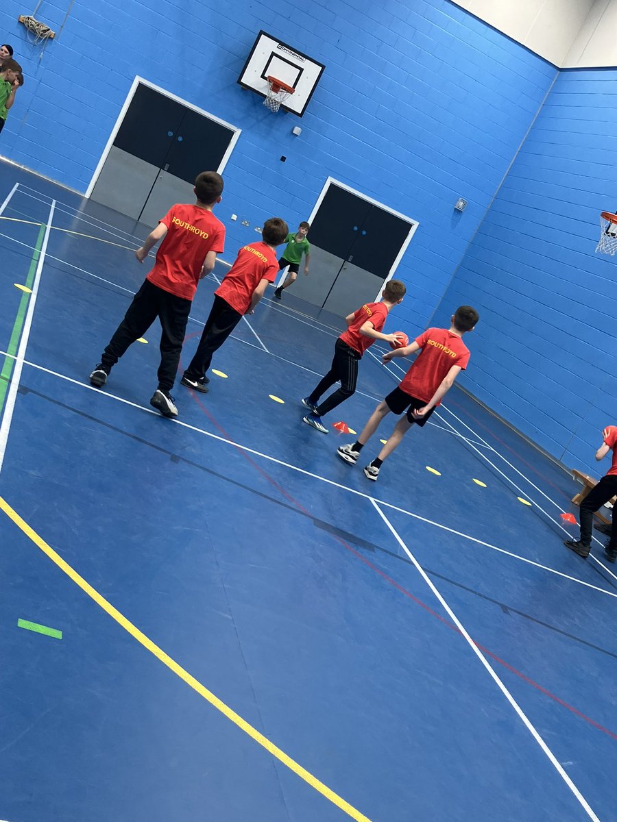 Leeds Well School Partnership (@leedswellschool) on Twitter photo Duck, dive, weave!!!
It’s dodgeball season again in the West!!
We had a wonderful evening <a href="/PudseyGS/">Pudsey Grammar School</a> for our Year 5/6 dodgeball tournament. Well done to @southroyd <a href="/StTheresasRCPS/">St Theresa's Catholic Primary School</a> <a href="/Pudsey_Primrose/">Pudsey Primrose Hill Primary School</a> for taking part with splendid honesty &!teamwork. 😃🏃♀️🤩🤸♀️😊🏃♂️ Duck, dive, weave!!!
It’s dodgeball season again in the West!!
We had a wonderful evening <a href="/PudseyGS/">Pudsey Grammar School</a> for our Year 5/6 dodgeball tournament. Well done to @southroyd <a href="/StTheresasRCPS/">St Theresa's Catholic Primary School</a> <a href="/Pudsey_Primrose/">Pudsey Primrose Hill Primary School</a> for taking part with splendid honesty &!teamwork. 😃🏃♀️🤩🤸♀️😊🏃♂️