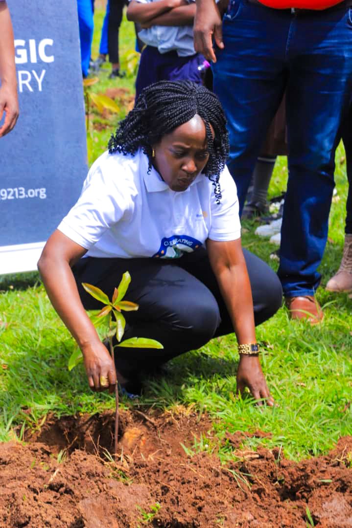 My Tree Initiative Organization (@mytreeuganda) on Twitter photo "Rotary is committed to champion environmental conservation. We recognize that a healthy planet is critical for our existence & achievement of all our other goals, enabling us to increase our impact." ~ District Governor Anne Nkutu <a href="/dgrotaryd9213/">DG Anne Nkutu</a>
#AbsaForTrees #RotaryForTrees "Rotary is committed to champion environmental conservation. We recognize that a healthy planet is critical for our existence & achievement of all our other goals, enabling us to increase our impact." ~ District Governor Anne Nkutu <a href="/dgrotaryd9213/">DG Anne Nkutu</a>
#AbsaForTrees #RotaryForTrees