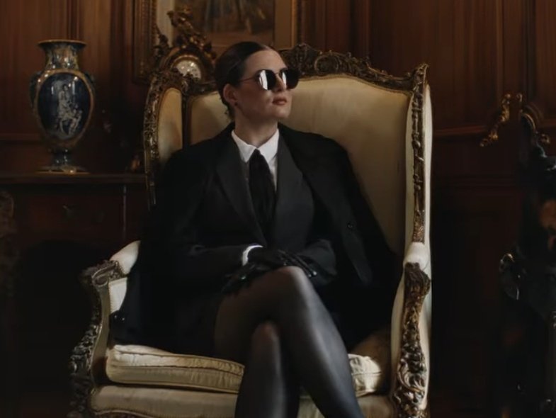 shannøn riley isn't real. 🦇 tweet media