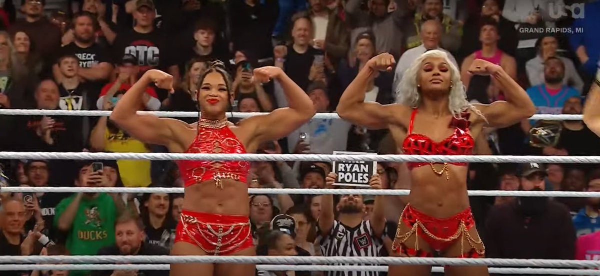 WMainEventTime's tweet image. Y el #MainEventTime de #WWERaw fueron Bianca Belair y Jade Cargill venciendo a Liv Morgan y Raquel Rodriguez para retener los Campeonatos por Parejas de WWE con ayuda de Iyo Sky y Naomi🔴👀