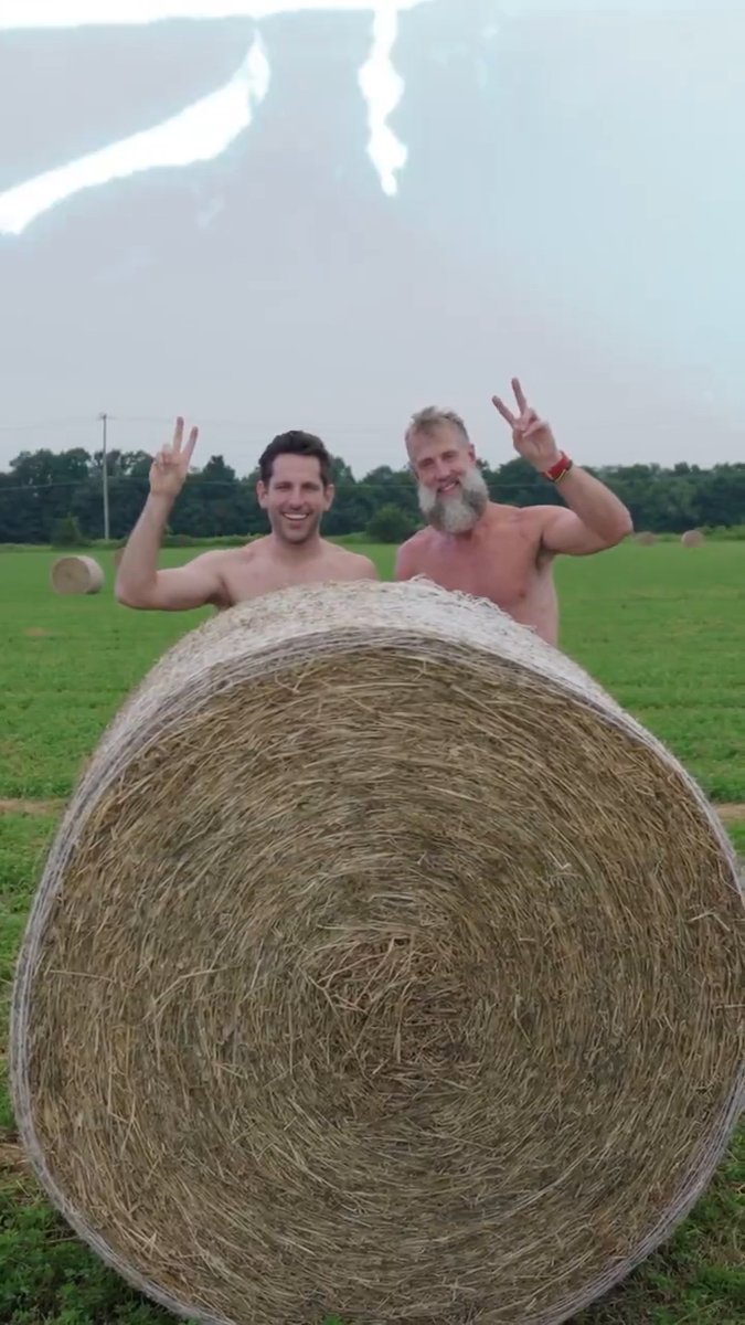 sjsharkshistory's tweet image. Joe Thornton and Jason Demers, clothed or unclothed? 

#SJSharks #ClothesOptional