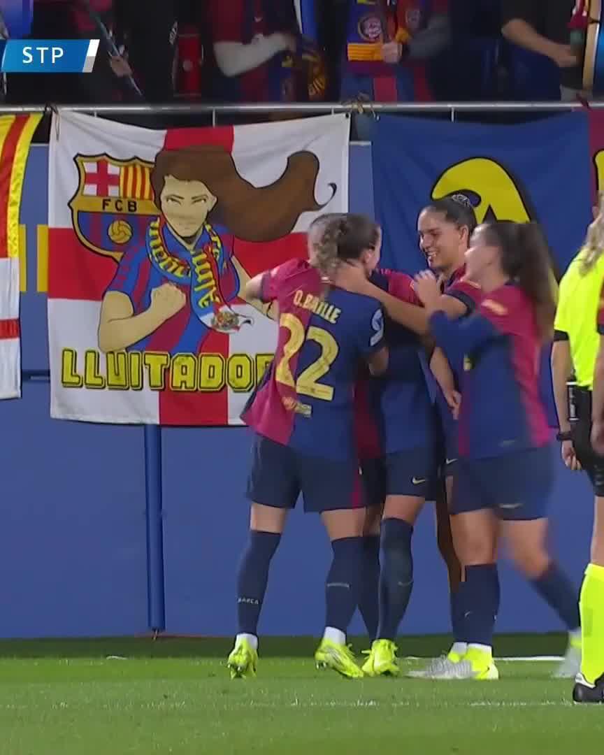 🎯 Ewa Pajor popping up at the near post to deliver the smiles!Watch live for free on DAZN ▶️  #UWCLonDAZN #UWCL