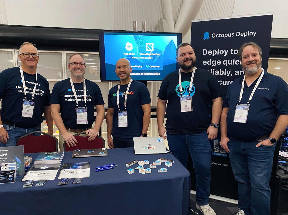 OctopusDeploy's tweet image. #ArgoCon and #Kubernetes on Edge Day at #KubeCon is off to a great start!!
Come visit the Octopus and @codefresh booth's for some fun goodies and to learn more about the exciting things we've been working on!