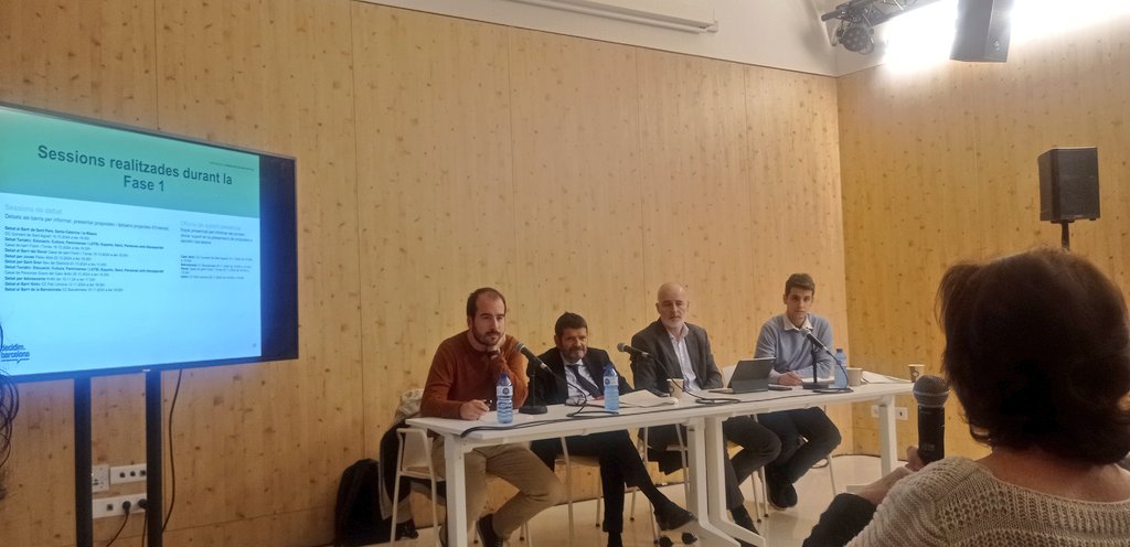 Al consell de barri dels barris de Sant Pere, Santa Caterina i la Ribera (Casc Antic), districte de #CiutatVella
Amb el regidor <a href="/Albert_Batlle_B/">Albert Batlle</a> i el gerent <a href="/felixortega/">Felix Ortega</a>.
#PlaDeBarris
#pressupostosparticipatiusbcn
<a href="/Bcn_CiutatVella/">Districte de Ciutat Vella</a>