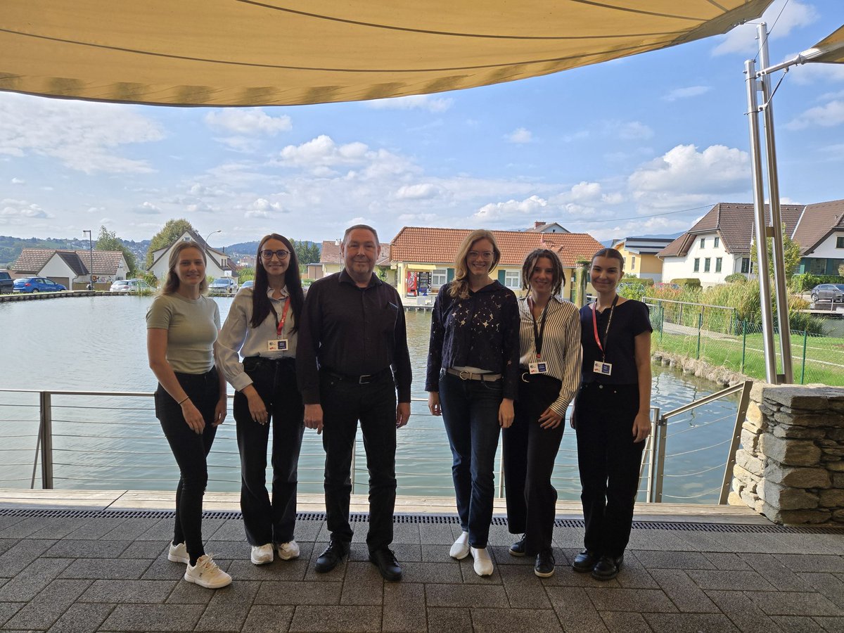 Time flies while you're having fun! And while many encounters of the past few months will remaim wonderful offline memories, I would like to ✨️highlight✨️ some wonderful researchers: