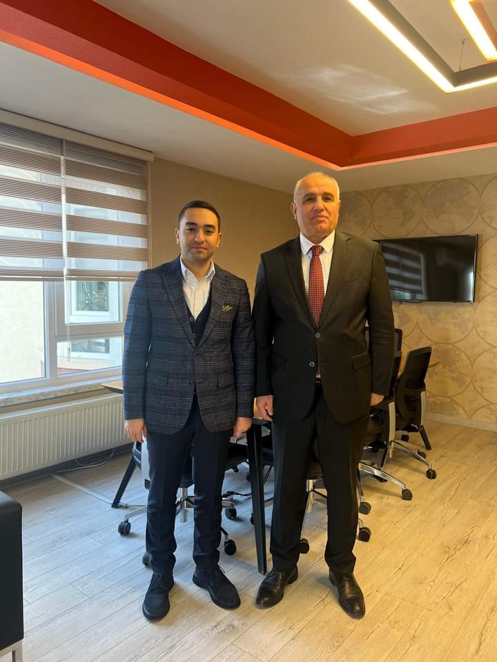 Avukat Oğuz Türkoğlu'na iade-i ziyarette bulundum.

Nazik misafirperverliği için kendisine teşekkür ediyorum.