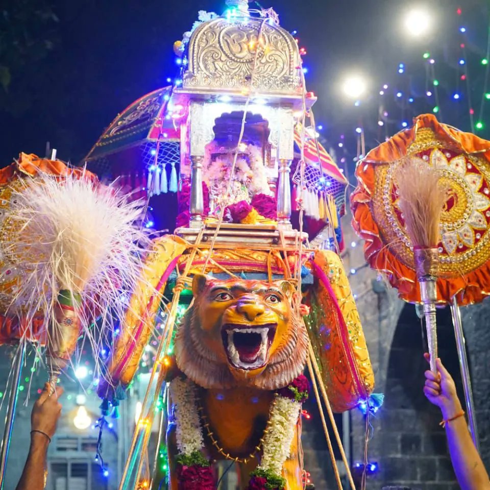 TuljabhavaniTT's tweet photo. ||श्री भवानीदेव्यै नम:||
आज कार्तिक शुद्ध एकादशी, वार- मंगळवार दिनांक-१२-११-२०२४ रोजी श्री तुळजाभवानी मातेची प्रक्षाळ पूजा व छबिना
#तुळजापूर #धर्म #tuljabhavani #devi #tuljapur #आईसाहेब #महाराष्ट्र #deepavali #deepawali #deepawalivibes #deepawali2024 #deevali https://t.co/UtFrQLeql0