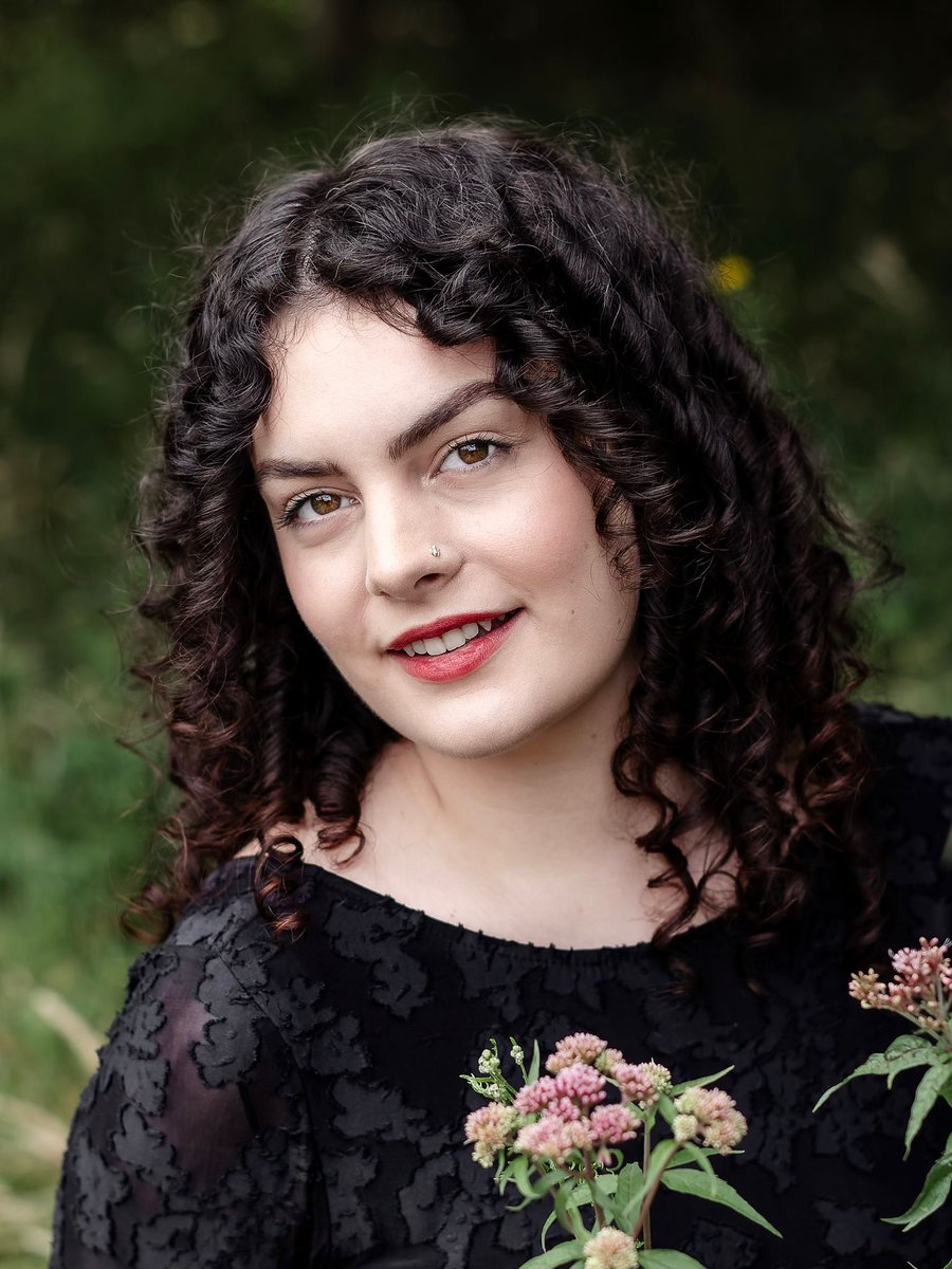 We're really looking forward to performing with soprano soloist Jessica Lawley. She trained at the Royal Welsh College of Music and Drama Opera School.

She's singing Richard Strauss's 'Morgen!' in our Autumn Concert <a href="/RochesterCathed/">Rochester Cathedral</a> Sat Nov 23rd at 6pm:
rochesterchoral.co.uk/tickets-concer…